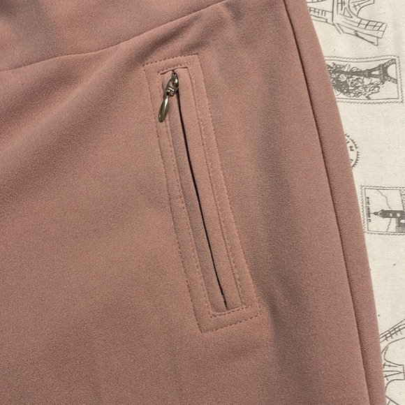 Beautiful pants - Picture 3 of 9